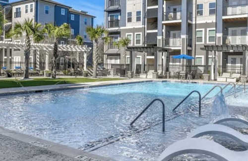 Southwest Orlando Condo | *New* *Modern* Less than 2 Miles from Universal, Epic Univ, Volcano Bay & More