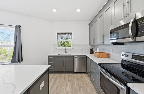 Crestview House | NEW! Modern Pine-Scented Retreat – 30 Mins to Beach!