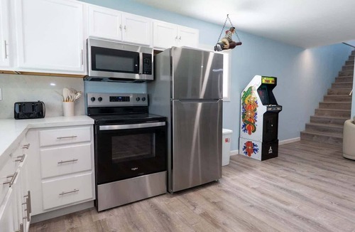 South Padre Island House | NEW! New 5BR Remodel, Heated Pool, Gameroom, up to 20