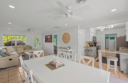 South Venice House | NEW! Private Pool Paradise- Minutes to Multiple beaches! Venice, FL