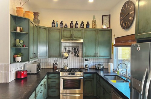 Mesilla Park House | New Refurb, fully stocked kitchen, private fenced yard and tile throughout.
