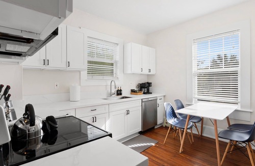 Southbank House | NEW! The Drift -Spa, BBQ, Firepit & Pet Friendly-Dwtn San Marco-Jacksonville