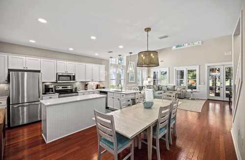 Laurel Grove House | NEW to VRBO Golf Course View~Free Golf & Activities~includes 1 Golf Cart-Pool