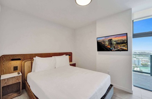 North Beach Condo | NEW: Ultimate Penthouse 3BR/2BA | Pool & Beach