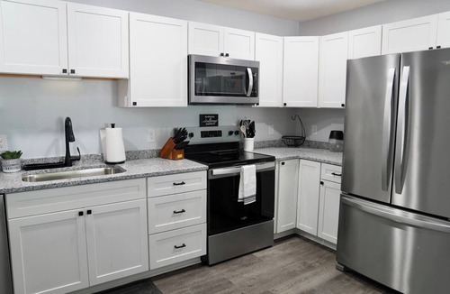 El Centro Beach House | New! Walkable to Frank Brown, Pier Park & Beach
