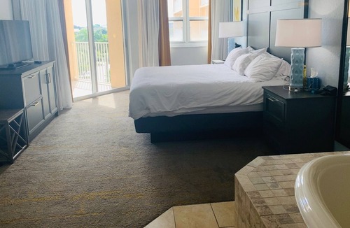 Survey Creek Condo | NEW YEARS DEAL TWO BEDROOM FABULOUS WYNDHAM PALM AIRE POOLS, BEACH, GOLF!