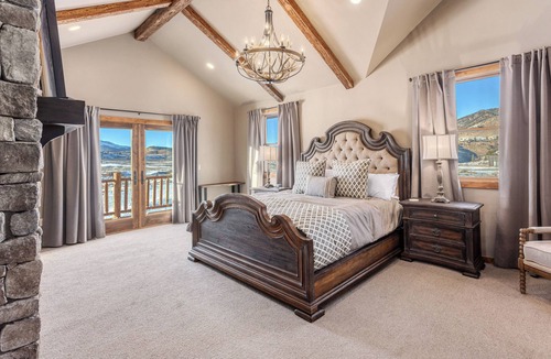 Twin Lakes House | Newly Built Luxury Log Home