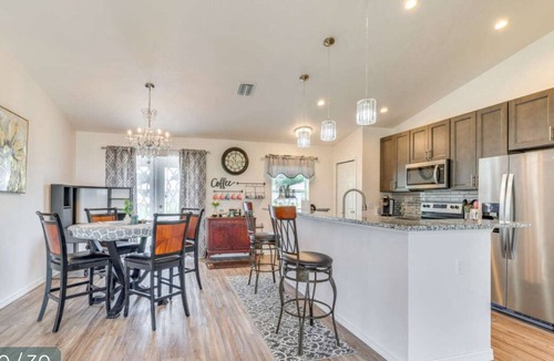 Inverness House | Newly built well kept peacefulneighborhood king size bed 2 car garage fireplace