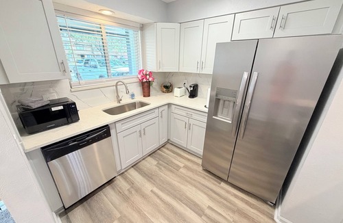 Arlington House | NEWLY REMODELED-SPACIOUS ROOMS-MAYPORT-BEACH-MAYO-CENTRAL