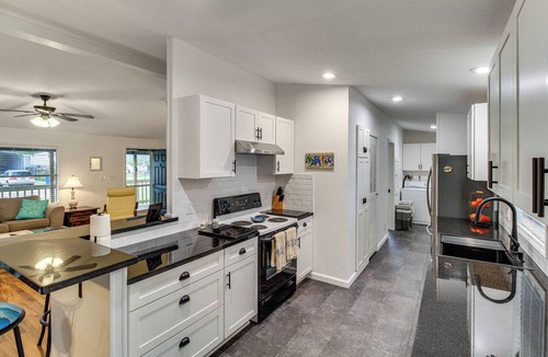 Port O Connor House | Newly Remodeled, Great Porches, and Dog Friendly
