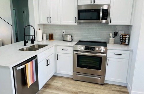 River Breeze Estates House | Newly Renovated Beachside Home for Extended Stays