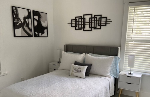 Boynton Beach Cottage | Newly renovated cottage located few houses from intercoastal