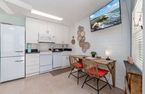 North Redington Beach Apartment | Newly Updated! Sea Rocket 4: Ground Floor