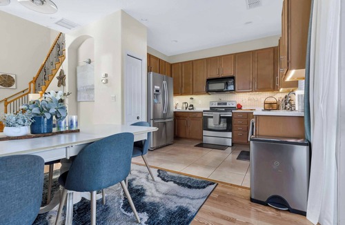Fruitville House | Next to Nathan Benderson Park Sarasota, family sized home!