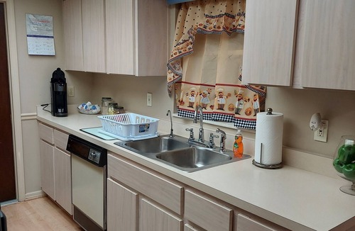 Belleview House | Nice home Conveniently Located to The ViIllages and Ocala