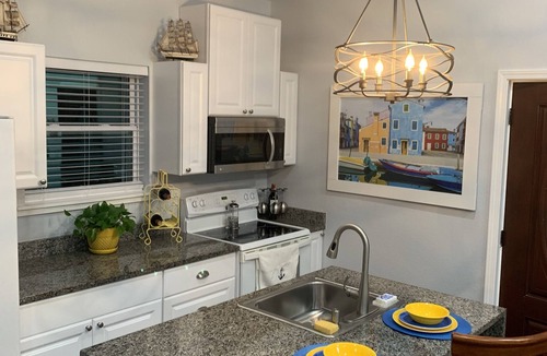 Niceville Cottage | Niceville FL WATERFRONT Captain’sQuarters on the Choctawhatchee Bay
