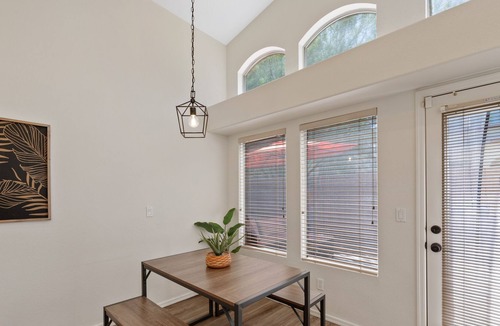 Arrowhead Sunrise House | No Cleaning Fee | Bright, Clean, Stylish