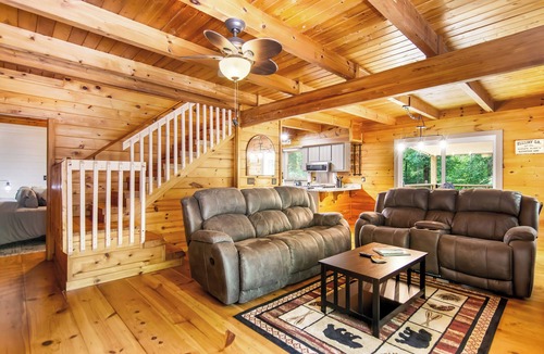 Ellijay Cabin | No Neighbors-Peaceful Escape + Fireside Vibes w/games & vineyards and orchards