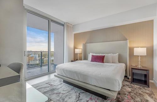 Hollywood South Central Beach Apartment | NO RESORT & NO PARKING FEES, CHECK DETAILS - Hyde House - Luxury High Floor 2BR 2BA Apartment Suite with direct ocean view, roof top pool, resort amenities