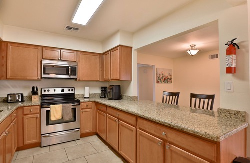 North Mountain House | North Phoenix home with 3 Bed 2 Bath - SLEEPS 6 - Close to Freeway I-17