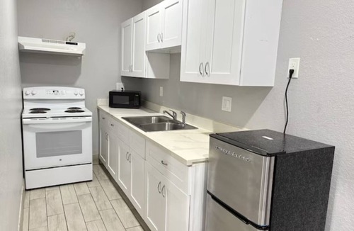 Houston Hotel | Northwest Houston Comfort | Shopping Access, Race Park & Local Dining Nearby