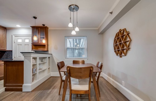 Oak Lawn Apartment | Oaklawn Townhouse - Walk to Shops and Restaurants