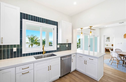 Sugarloaf Key House | Ocean Acres: 3BR Oceanfront Estate on 20 Acres w/Heated/Chilled Pool & Dog-Friendly