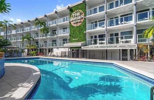 Galt Mile Apartment | Ocean Blvd 2 King Suite at The Botanica