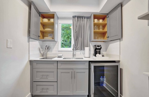 Galt Mile Apartment | Ocean Blvd Double Suite with Kitchenette at The Botanica!