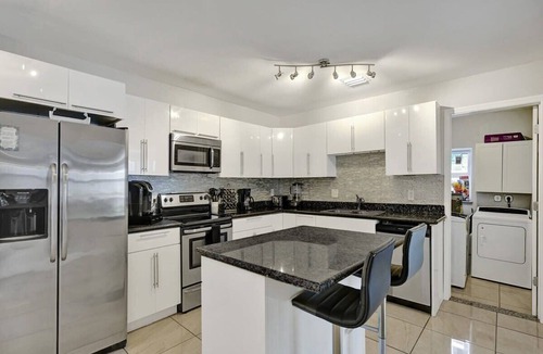 Pompano Beach Villa | Ocean Breeze Villa 🏝️ 5 Minute Walk to Beach