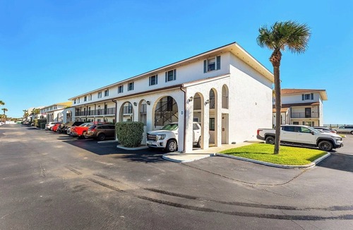 Satellite Beach Condo | Ocean front 2 bedroom 2 bath 1st floor heated pool condo