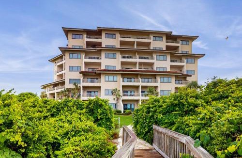 Fernandina Beach House | Ocean Front Hotel Side Condo with Balcony, WiFi & Shared Pool