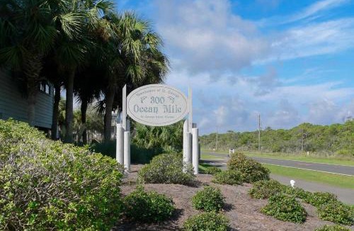 East End Apartment | Ocean Mile G-3