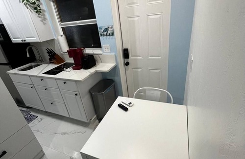 Lake Ridge Apartment | Ocean Oasis Studio 5 minutes to beach