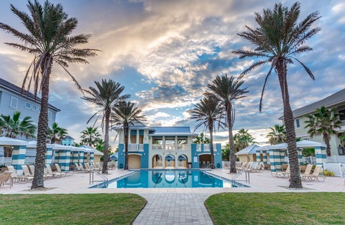 Palm Coast Condo | Ocean Paradise | Five-Bedroom Oceanfront Home with Resort Access