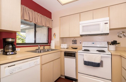Holmes Beach Condo | Ocean Park Terrace 202 · Ocean Park 202 · Rooftop Deck · 1-Month Min