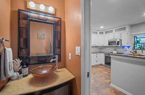 Chandler Park House | Ocean Peek hot tub king bed - 3br/2.5ba