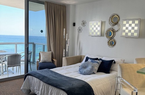 Sunny Isles Beach Resort | Ocean-view Condo Hotel Marenas Resort near Aventura Mall.