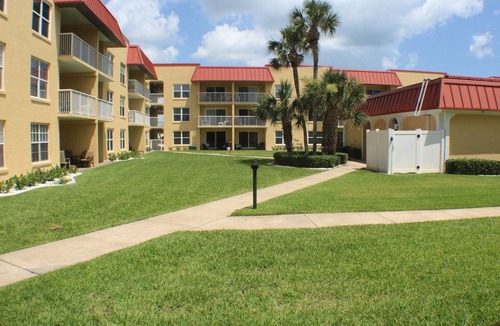 Point East Condo | Ocean View Ground Floor 2/2