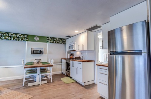 Boardwalk Apartment | OCEAN VIEW studio apt BEST LOCATION