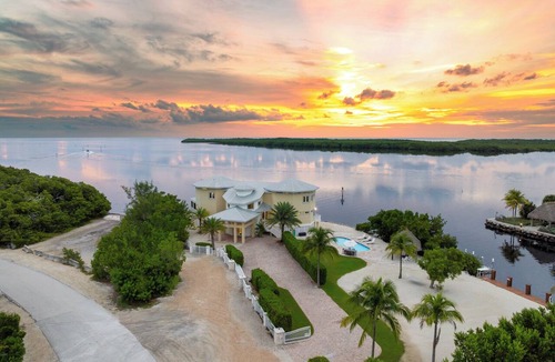 Ocean Isle Estates House | Ocean views from every room . TG still open