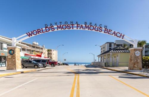 Brush - Stewarts House | Ocean Walk Resort 1707