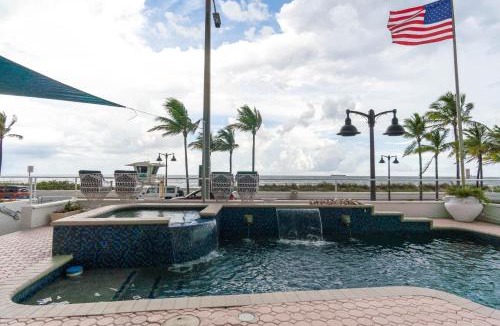 Birch Park Finger Streets House | Oceana Blue/Beach Front/Pool/Bar/Relax