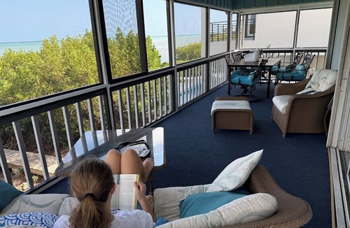 Breezeswept Beach Estates House | Oceanfront 2 bedroom, Pet friendly on Ramrod Key with screened porch and kayaks
