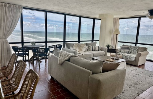 Schulte Park Apartment | Oceanfront- 2 bedroom-rooftop pent house on one of the most popular beaches 🌴