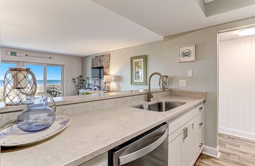Fernandina Beach Condo | Oceanfront 2BR/2BA condo with balcony, pool, and beach access.