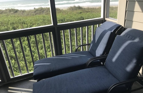 Atlantic Beach Condo | Oceanfront 3BR 2.5BA, OF Balcony & Screen Porch, 4 Pools, Sound Access & 2 Bikes