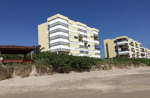 Hutchinson Island South Condo | Oceanfront condominium for rent Jensen, Beach Florida