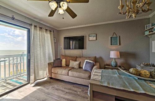 North Beach House | Oceanfront Corpus Christi Condo: Resort Perks!