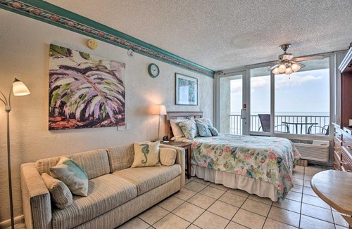 Daytona Beach Shores Apartment | Oceanfront Daytona Beach Studio w/Balcony